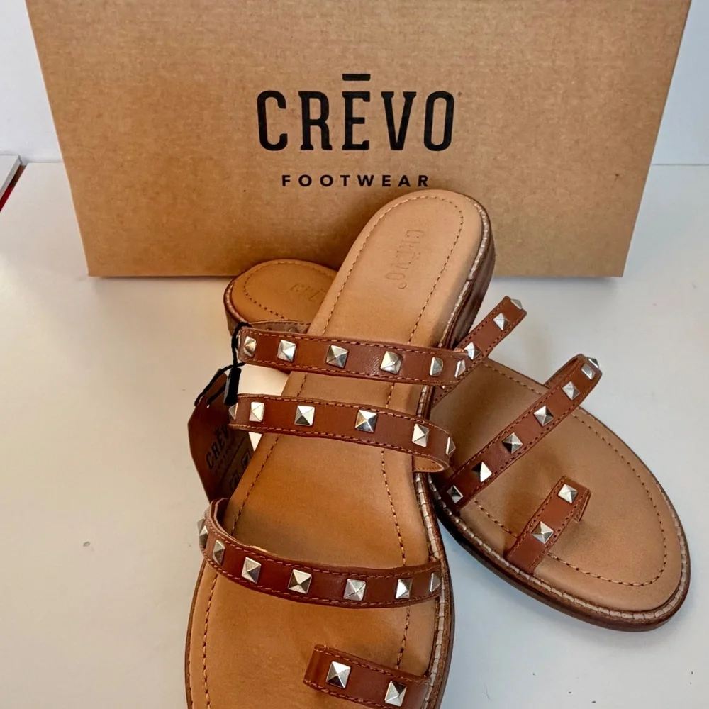 Crevo womens sandals. Size 8. - Picture 2 of 6